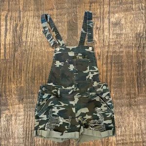 Cute camo overalls EXCELLENT CONDITION size 0!